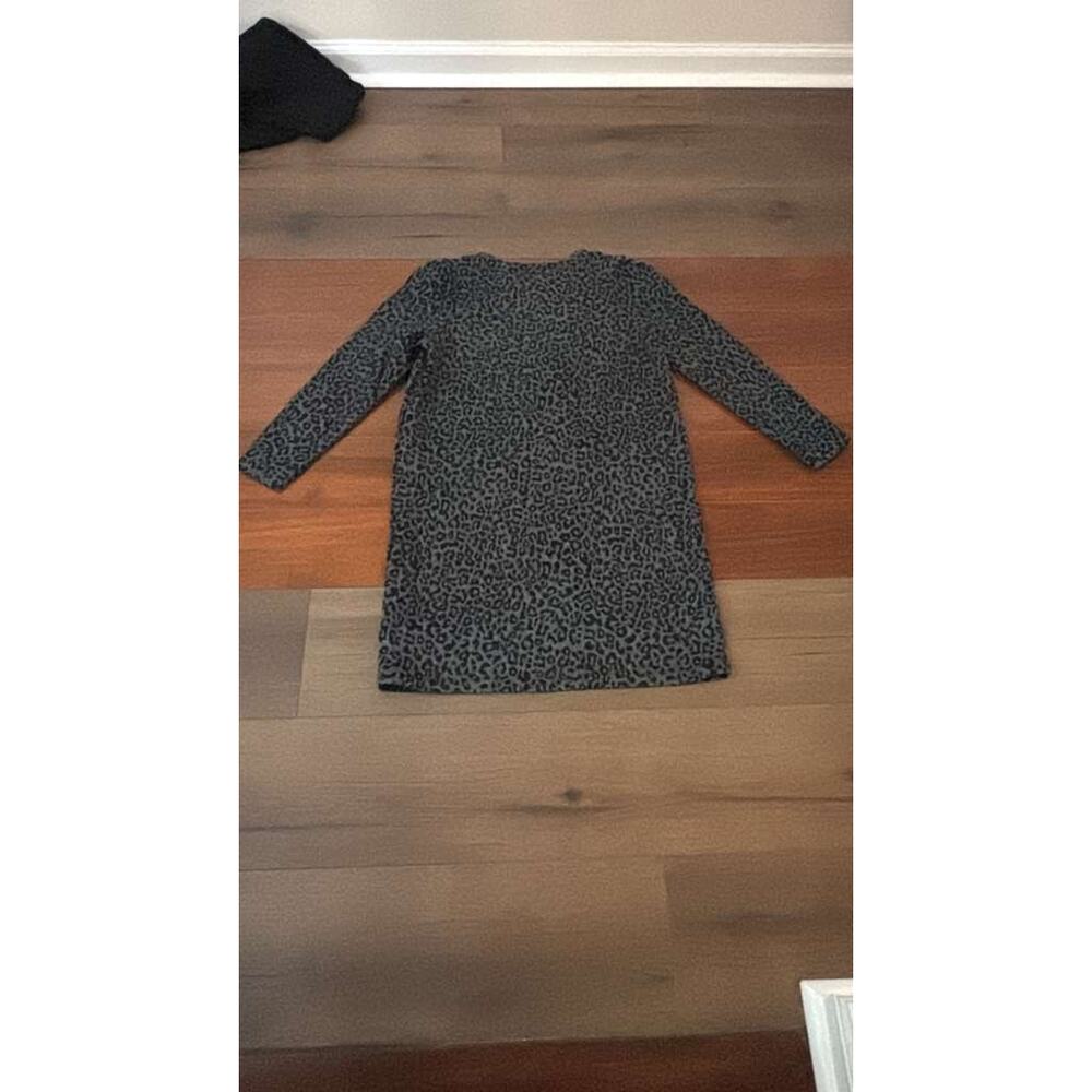 Loft Petite Grey Leopard Print Button Shoulder Sh… - image 5